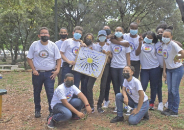 Estudiantes participan en el campamento Mi Mundo Relacional